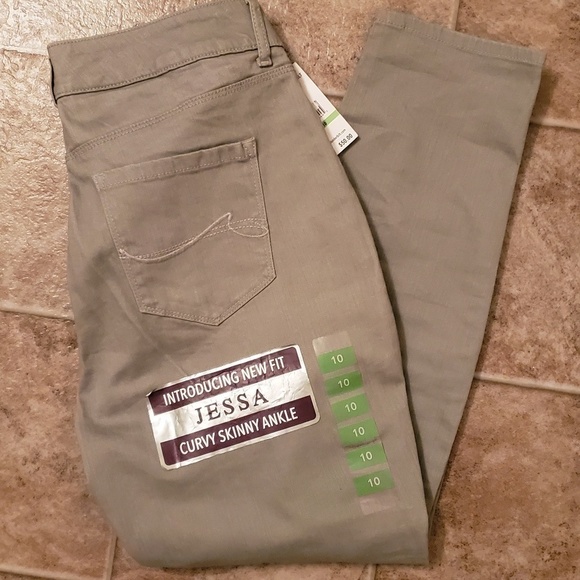 JESSA Curvy Skinny Ankle Jeans - Picture 1 of 2